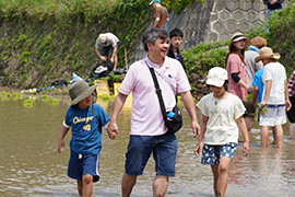 lại đây (こっちにおいで)!飛び交うベトナム語